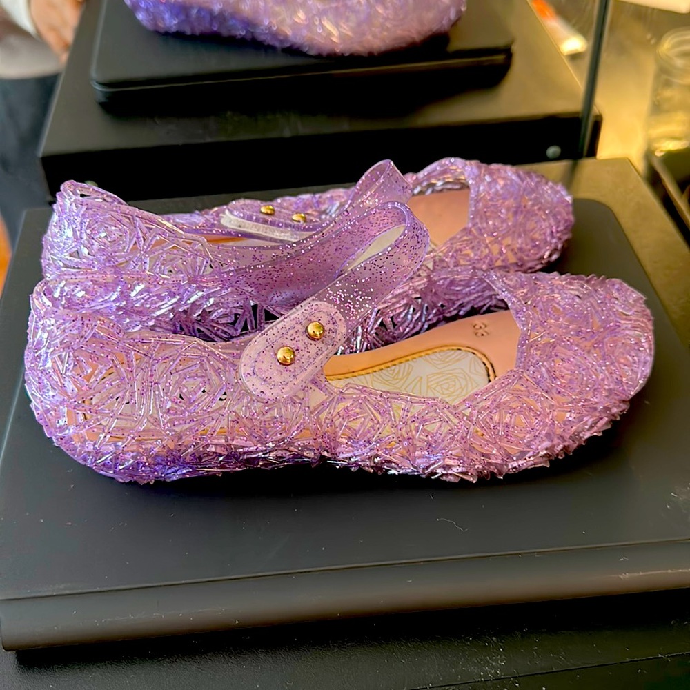 Guguyeah Girls size 13 purple jelly shoe